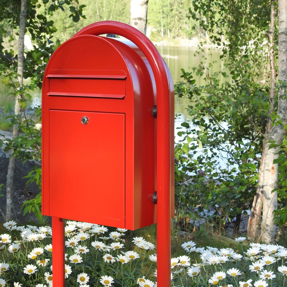 Finnish Bobi mailboxes worldwide with Varax feet